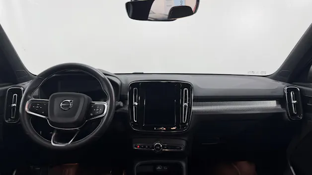 VOLVO XC40 P8 AWD Pure Electric R-Design