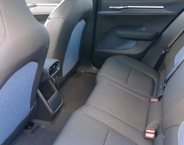 VOLVO EX 30 CC E60 Twin Performance A