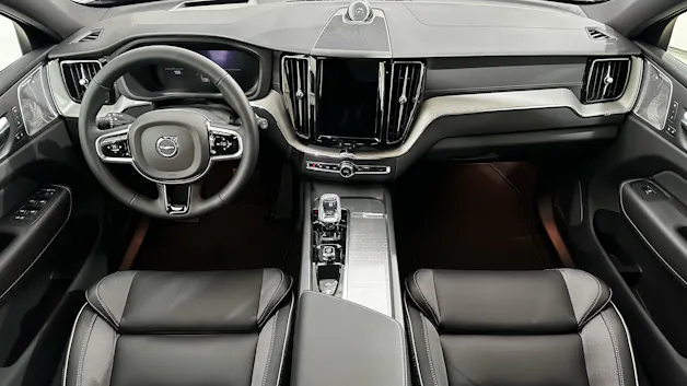 VOLVO XC60 2.0 T8 TE Ultra Dark eAWD