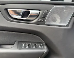 VOLVO XC60 2.0 T8 TE Ultra Dark eAWD