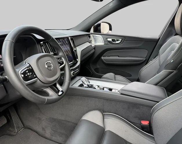 VOLVO XC60 2.0 T8 TE Ultra Dark eAWD