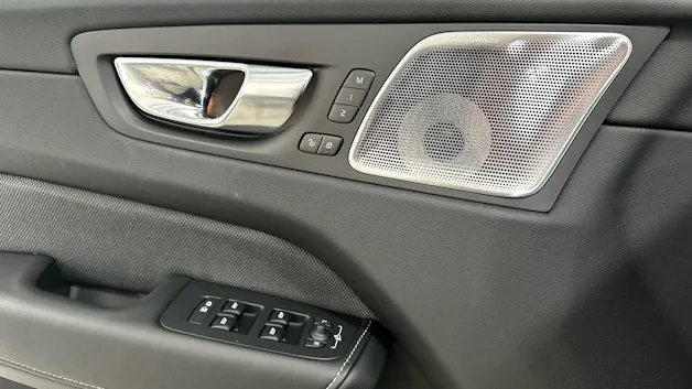 VOLVO XC60 2.0 T8 TE Ultra Dark eAWD