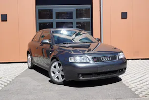 AUDI S3 quattro * Véhicule CH * Intérieur Cuir * 100% d'origine * Tempomat * Son BOSE * Jantes 18 * Sièges électriques *