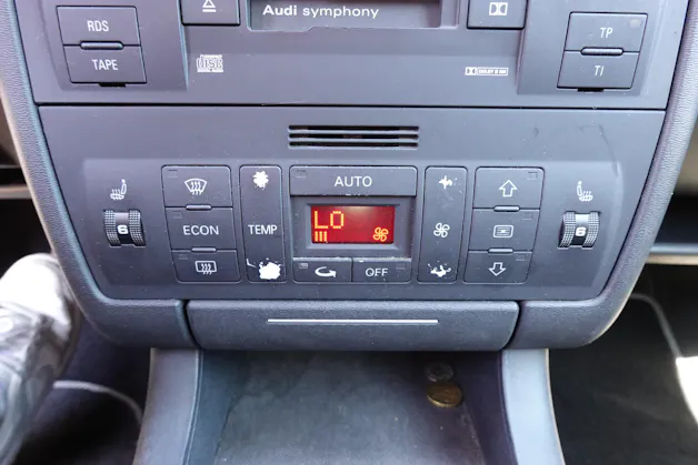 AUDI S3 quattro * Véhicule CH * Intérieur Cuir * 100% d'origine * Tempomat * Son BOSE * Jantes 18 * Sièges électriques *
