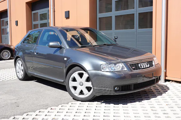 AUDI S3 quattro * Véhicule CH * Intérieur Cuir * 100% d'origine * Tempomat * Son BOSE * Jantes 18 * Sièges électriques *