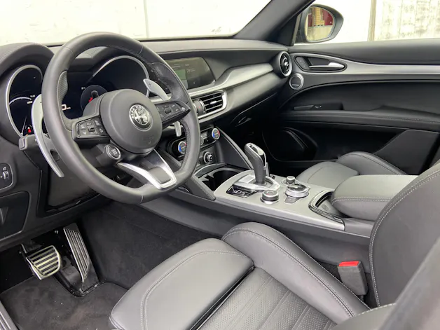 ALFA ROMEO Stelvio 2.0 Veloce Premium Sky Q4 AT8