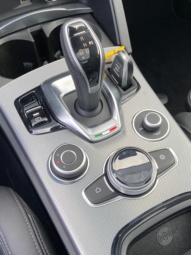 ALFA ROMEO Stelvio 2.0 Veloce Premium Sky Q4 AT8