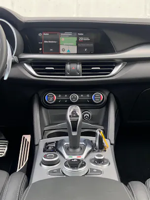 ALFA ROMEO Stelvio 2.0 Veloce Premium Sky Q4 AT8