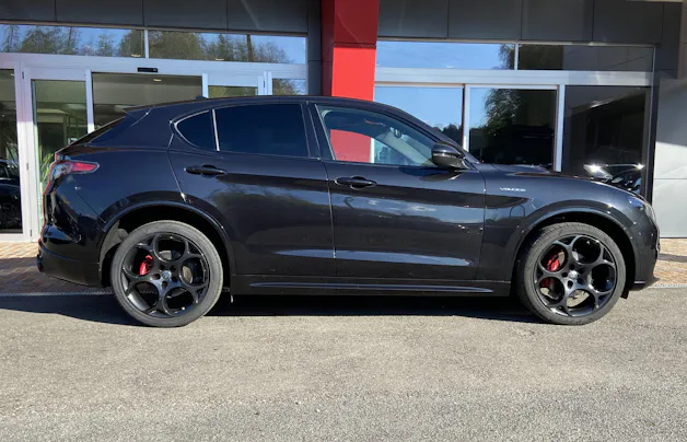 ALFA ROMEO Stelvio 2.0 Veloce Premium Sky Q4 AT8