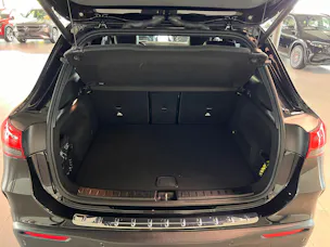 MERCEDES-BENZ EQA 300 AMG Line 4Matic