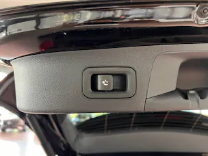 MERCEDES-BENZ EQA 300 AMG Line 4Matic