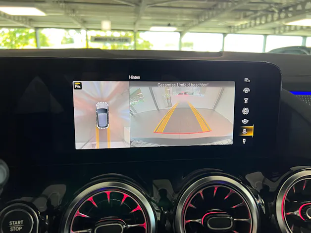 MERCEDES-BENZ EQA 300 AMG Line 4Matic