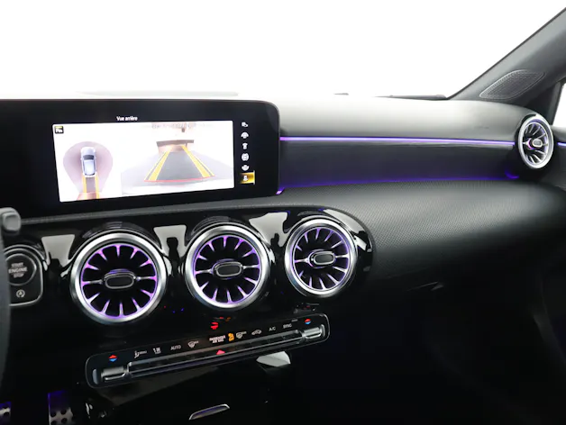 MERCEDES-BENZ A 200 AMG Line