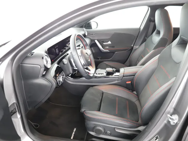 MERCEDES-BENZ A 200 AMG Line