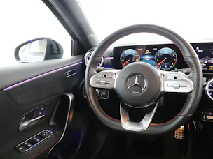 MERCEDES-BENZ A 200 AMG Line