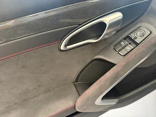 PORSCHE Carrera GTS