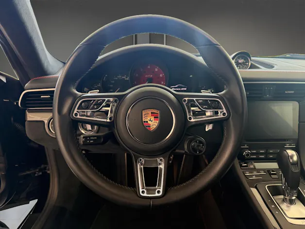 PORSCHE Carrera GTS