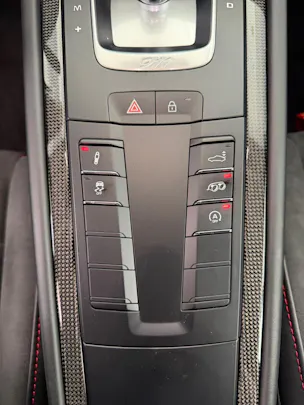 PORSCHE Carrera GTS