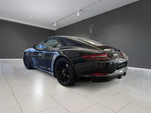 PORSCHE Carrera GTS