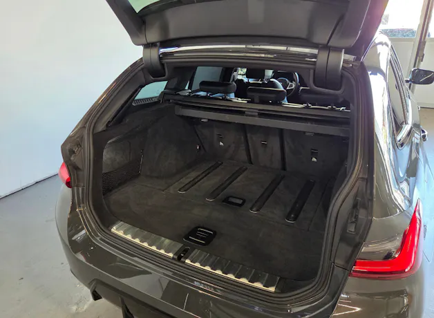 BMW 320d xDrive M-Sport Touring Dravitgrau