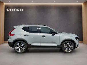 VOLVO XC40 2.0 B3 Mild-Hybrid Plus Dark