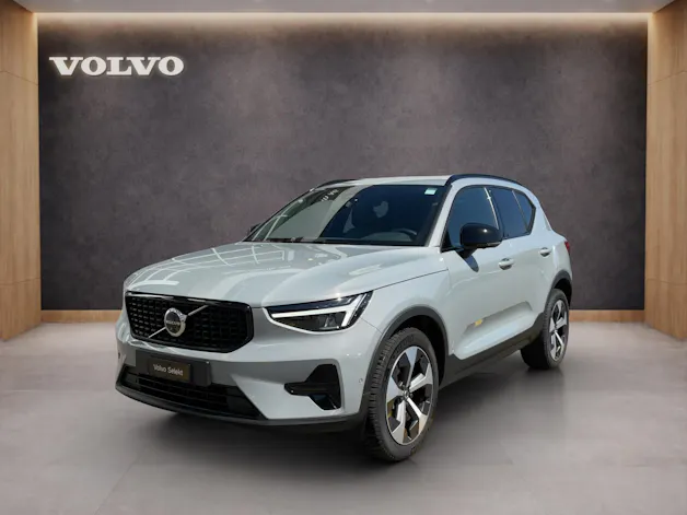 VOLVO XC40 2.0 B3 Mild-Hybrid Plus Dark