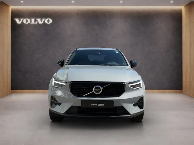 VOLVO XC40 2.0 B3 Mild-Hybrid Plus Dark