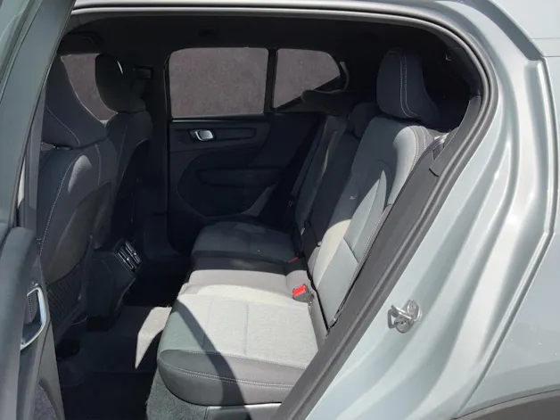VOLVO XC40 2.0 B3 Mild-Hybrid Plus Dark