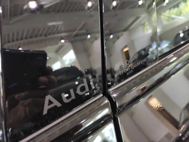 AUDI SQ6 e-tron quattro