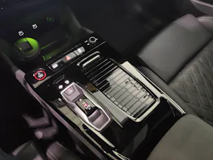 AUDI SQ6 e-tron quattro