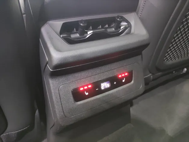 AUDI SQ6 e-tron quattro
