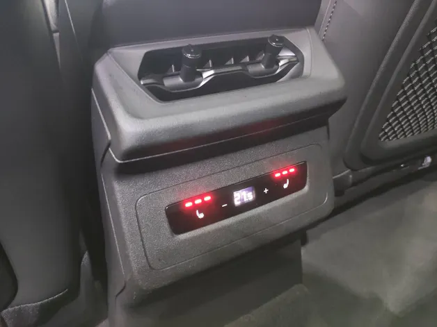 AUDI SQ6 e-tron quattro