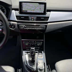 BMW 220d xDrive Active Tourer Steptronic M Sport *LEDER-SITZE - PANORAMA-DACH*