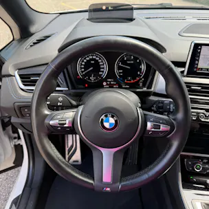 BMW 220d xDrive Active Tourer Steptronic M Sport *LEDER-SITZE - PANORAMA-DACH*