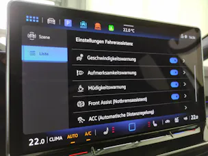 VW Golf VIII 1.5 eTSI R-Line Black-Style