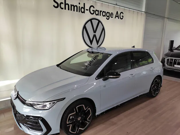 VW Golf VIII 1.5 eTSI R-Line Black-Style