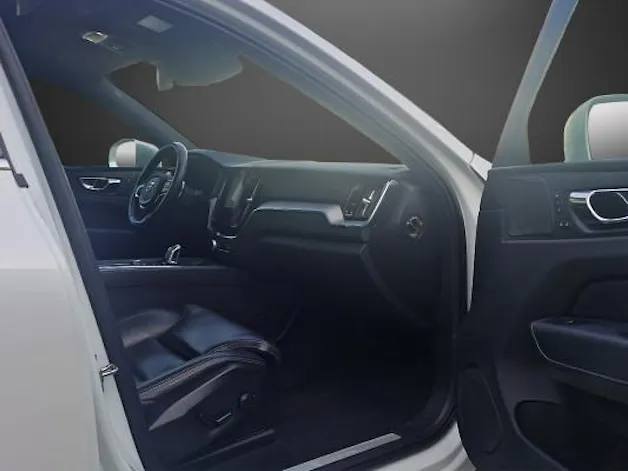 VOLVO XC60 T8 eAWD R-Design