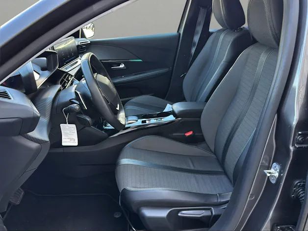 PEUGEOT 208 1.2 PureTech Allure Pack EAT8