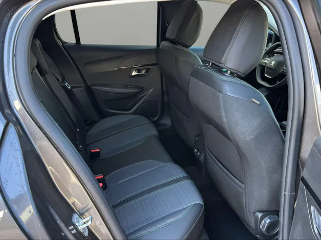 PEUGEOT 208 1.2 PureTech Allure Pack EAT8