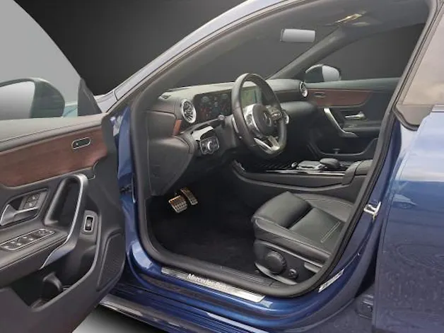 MERCEDES-BENZ CLA 250 AMG Line 4Matic