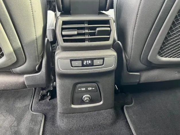 AUDI Q4 e-tron 50 quattro