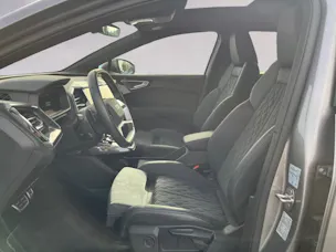 AUDI Q4 e-tron 50 quattro