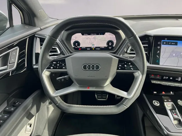 AUDI Q4 e-tron 50 quattro