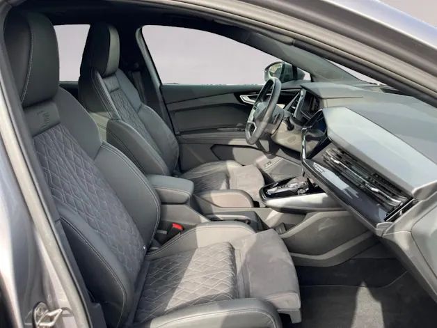 AUDI Q4 e-tron 50 quattro