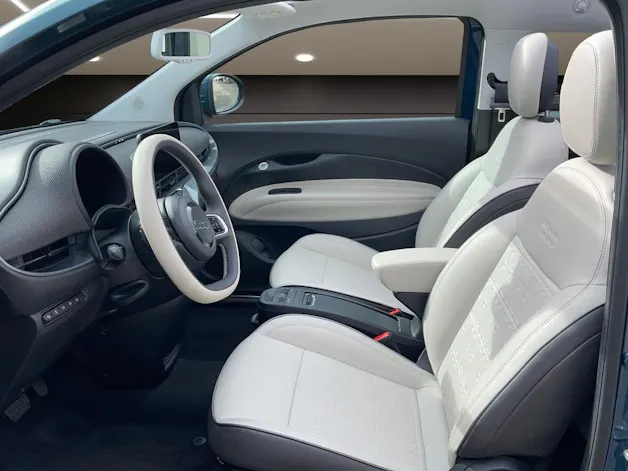 FIAT 500 Cabrio La Prima by