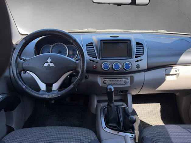 Mitsubishi L 200 2.5 DID Intense Double Cab