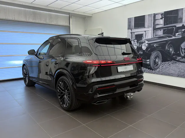 AUDI Q7 SUV TDI quattro 220 kW