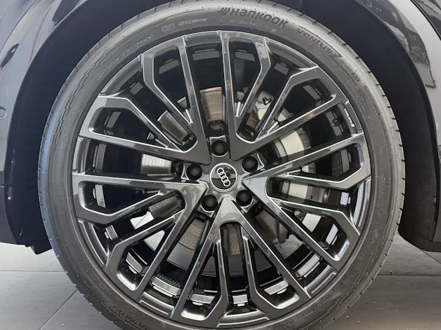 AUDI Q7 SUV TDI quattro 220 kW