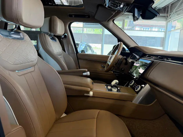 Land Rover Range Rover P510e Si6 PHEV *SV* | CH | British Racing | SV Serenity Caraway | Wenge Mosaik | AHK | NP: 245K |