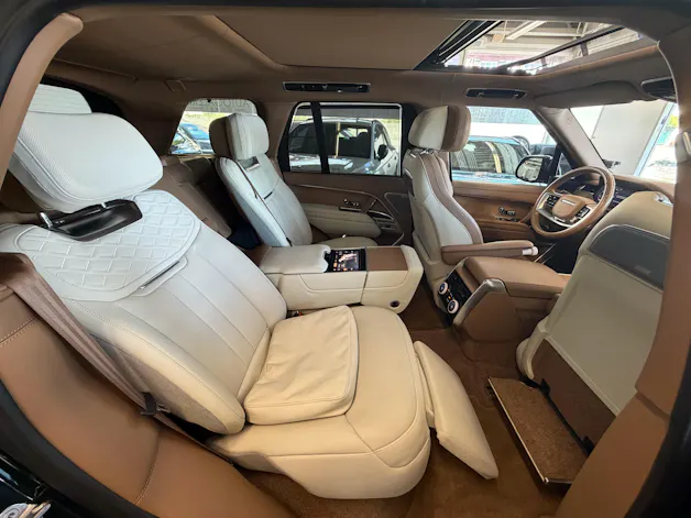 Land Rover Range Rover P510e Si6 PHEV *SV* | CH | British Racing | SV Serenity Caraway | Wenge Mosaik | AHK | NP: 245K |